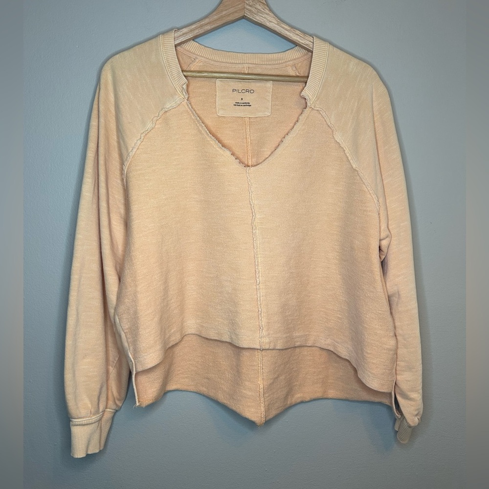 Pilcro Reworked Popover Sweatshirt
Cropped
100% Cotton
Peach color
Distressed